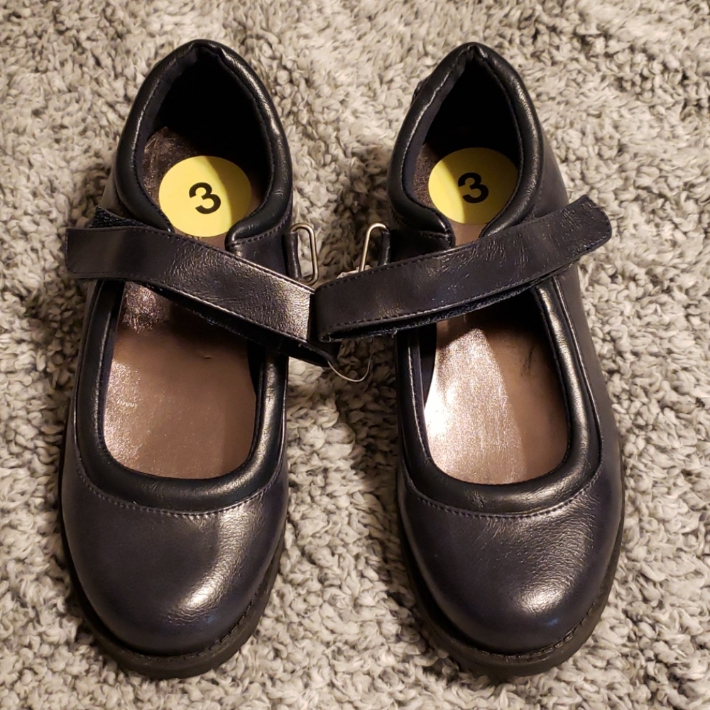 Girls size 3 Nine West shoes